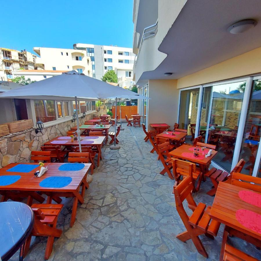 Apartments Dobra Voda Extérieur photo