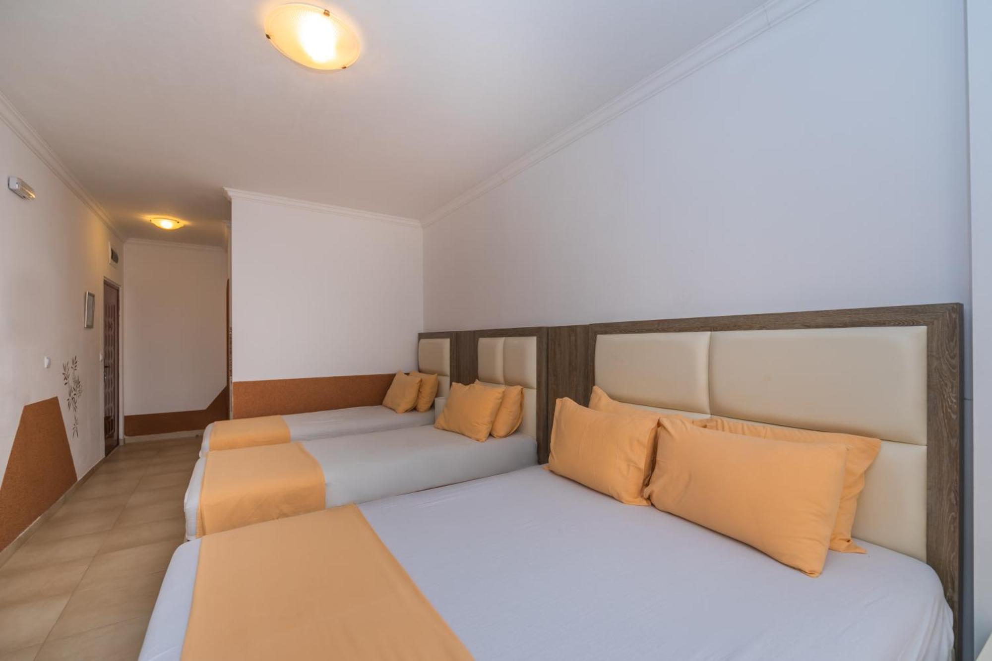 Apartments Dobra Voda Chambre photo